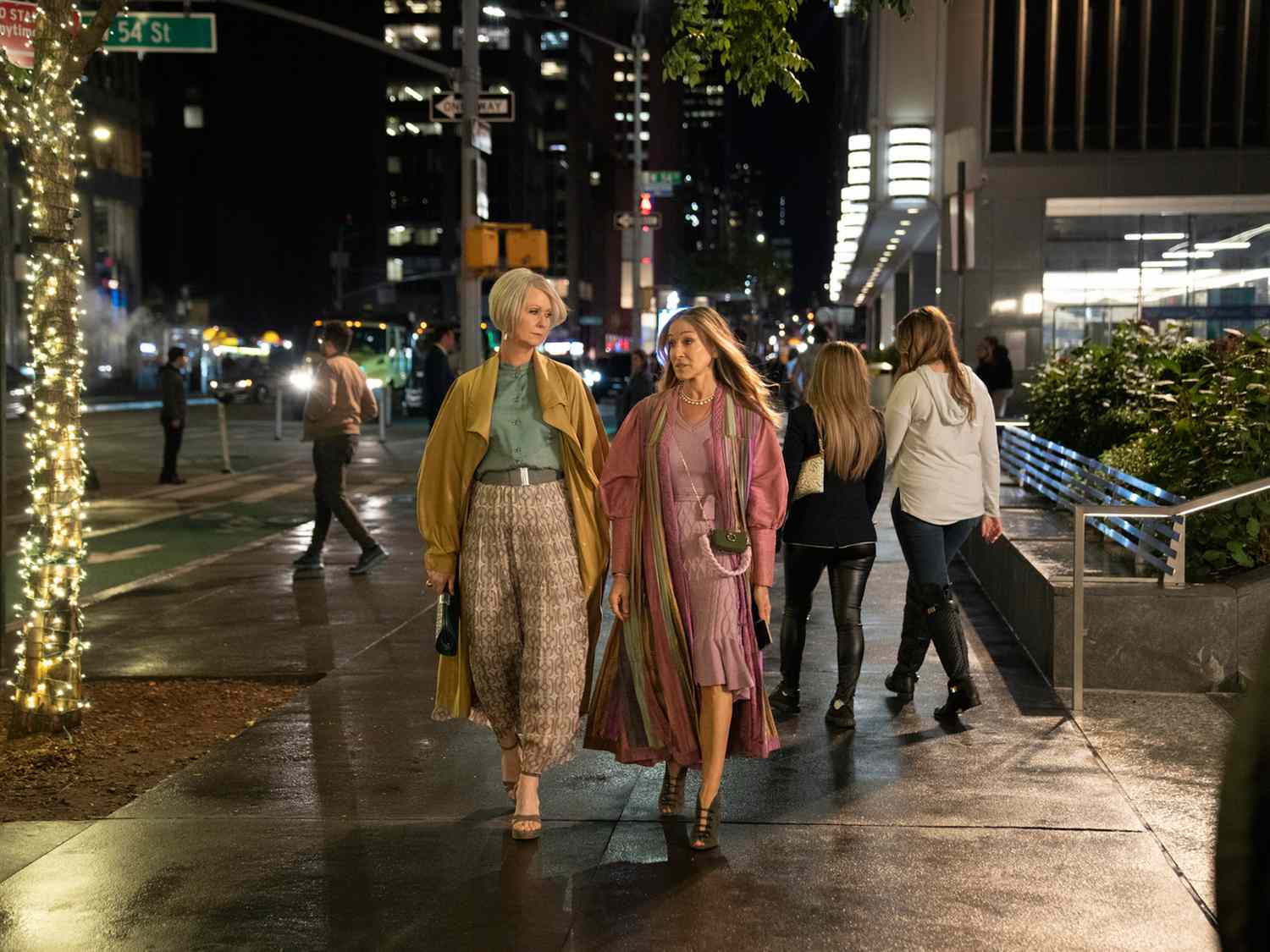 Cynthia Nixon and Sarah Jessica Parker Walking Down the Street in And Just Like That 