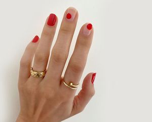 red nails