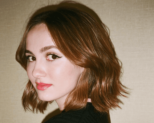 maude apatow wearing short golden brown bob 