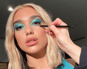 dua lipa wearing blue eyeshadow