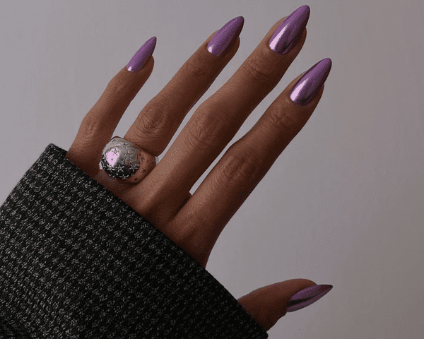 Lavender chrome summer nails 